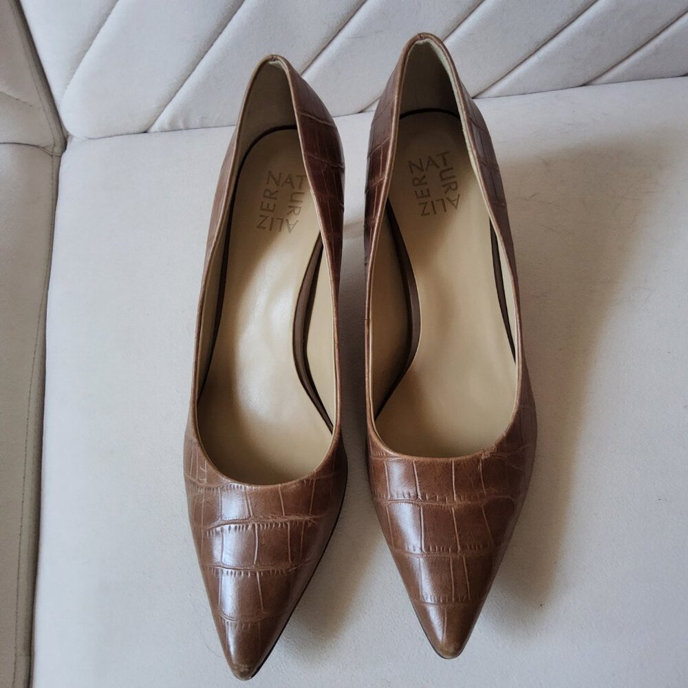 NATURALIZER,  Banks. Creme Brule 10 M